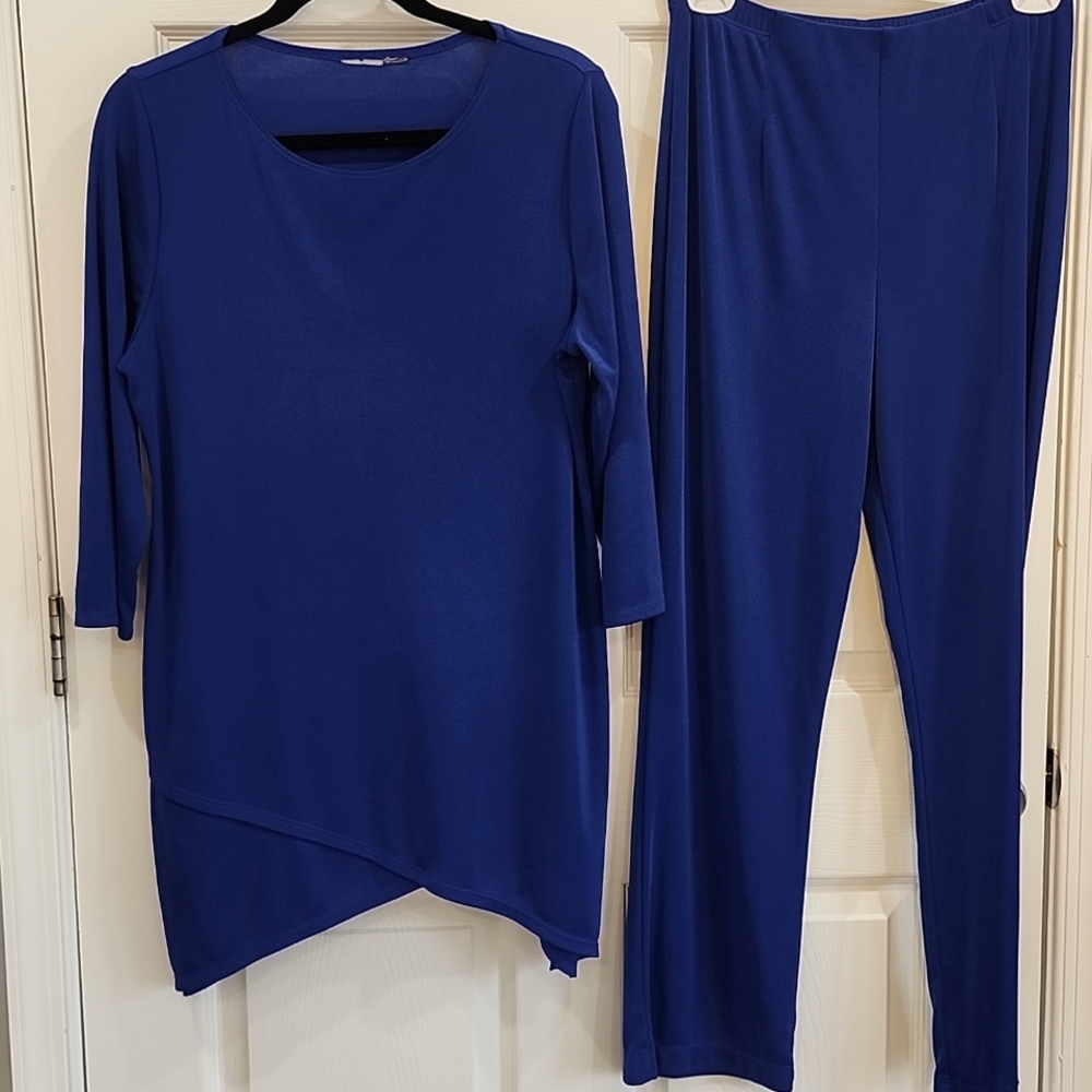 Chico's two piece suit, Size  large